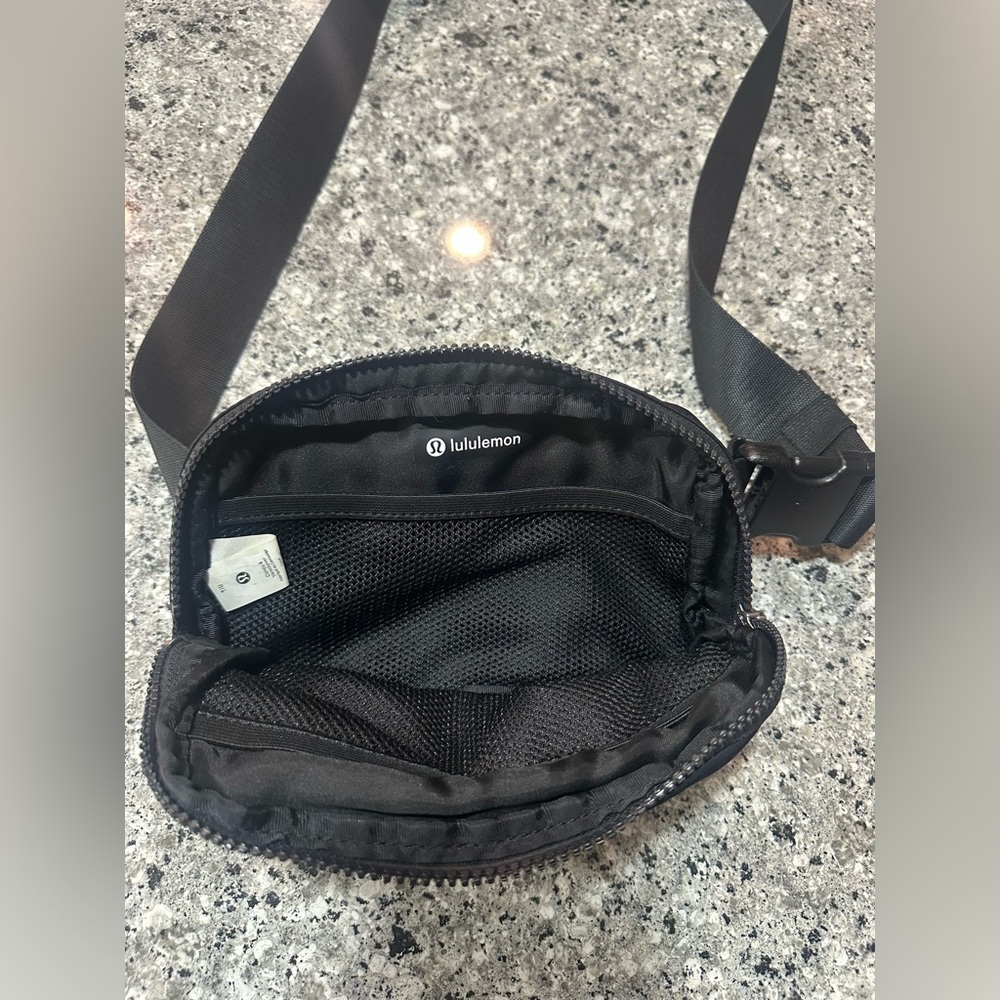 Lululemon belt bag - Picture 2 of 2